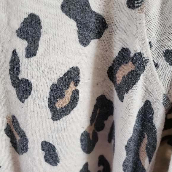 💕HP💕 Premise Leopard Print Sweater Tunic - Picture 5 of 6